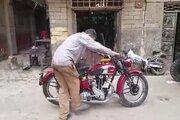 Picture 2 - 1940 Triumph 3HW motorbike