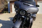 Picture 3 - 2020 Harley-Davidson Touring, Gray motorbike
