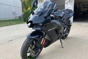 Picture 2 - 2021 Kawasaki ZX10R motorbike