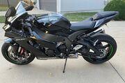 Picture 8 - 2021 Kawasaki ZX10R motorbike