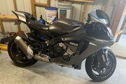 Picture 2 - 2016 Yamaha R1, Gray motorbike