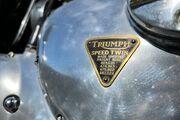 Picture 3 - 1967 Triumph Trophy, White/Crimson motorbike