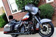 Picture 3 - 2020 Harley-Davidson Touring in Black motorbike