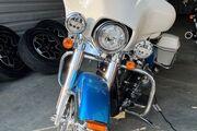 Picture 3 - 2021 Harley-Davidson Touring, Hi-Fi Blue, Black Denim & Birch White motorbike