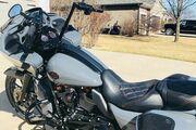Picture 3 - 2018 Harley-Davidson Touring, Gunship Grey motorbike