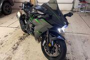 Picture 3 - 2021 Kawasaki H2 Carbon motorbike