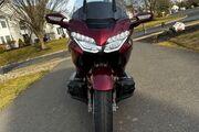 Picture 4 - 2018 Honda Gold Wing, Burgundy motorbike