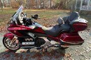Picture 2 - 2021 Honda Gold Wing, VIN JH2SC7950MK301859 motorbike