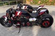Picture 2 - 2006 Harley-Davidson V-ROD motorbike
