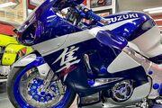 Picture 7 - 2004 Suzuki Hayabusa motorbike