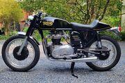 Picture 2 - 1966 Triumph Bonneville, Black motorbike