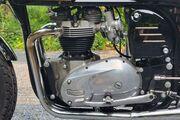 Picture 3 - 1966 Triumph Bonneville, Black motorbike