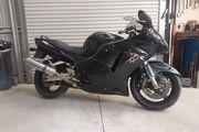 Picture 4 - Honda CBR1100XX Super Blackbird, Black motorbike