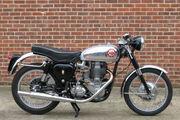 Picture 10 - 1958 BSA Gold Star 500cc motorbike