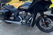 Picture 3 - 2021 Indian Challenger Limited motorbike