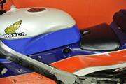 Picture 11 - Honda VFR 750 R-J RC30 1988 with 38316 miles motorbike