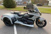 Picture 3 - 2021 Honda Gold Wing, Gray motorbike