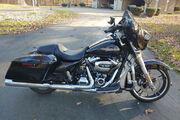 Picture 4 - 2018 Harley-Davidson Touring, Black for sale, VIN 1HD1KBC13JB646510 motorbike