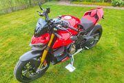 Picture 5 - Ducati Streetfighter V4s 2023 73 Plate, with over £2000 of extras motorbike
