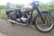 Picture 3 - Triumph 1949 pre-unit 500 T100 Sprung Hub, for restoration or god forbid spar motorbike