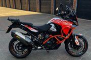 Picture 2 - KTM 1290 Super Adventure S, 2018 Model, Akrapovic Tech Pack motorbike