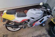 Picture 4 - Suzuki RGV250 VJ21, been in storage 2-stroke Pepsi motorbike