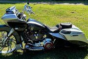 Picture 3 - 2019 Harley-Davidson Touring, in Silver motorbike