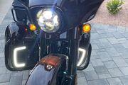 Picture 3 - 2019 Harley-Davidson Touring, in Burgundy motorbike