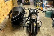 Picture 3 - 1948 Indian Chief, in Black motorbike