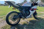 Picture 4 - 2022 Yamaha YZF-R motorbike
