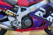 Picture 6 - Honda CBR900rr 1996 motorbike