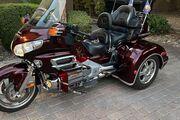 Picture 9 - 2006 Honda Gold Wing in Burgundy motorbike