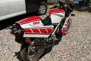 Picture 4 - 1985 Yamaha RZV500 RZ500 RD500 motorbike