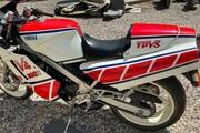Picture 8 - 1985 Yamaha RZV500 RZ500 RD500 motorbike