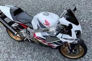 Picture 8 - Honda VTR1000-SP2 (RC51) 2002 Exceptional Condition & Spec. Inc. many extras motorbike