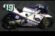 Picture 3 - Honda NSR250 MC21 "Freddie Spencer Replica" - signed by the man himself! motorbike