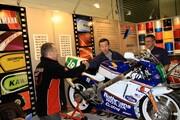 Picture 5 - Honda NSR250 MC21 "Freddie Spencer Replica" - signed by the man himself! motorbike