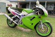 Picture 8 - Kawasaki ZXR 400 1995 motorbike