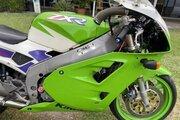 Picture 9 - Kawasaki ZXR 400 1995 motorbike