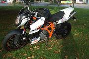 Picture 9 - KTM 990 Superduke R Motorcycle motorbike