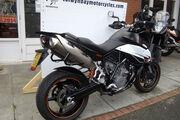Picture 3 - 2010 KTM 990 Supermoto T SMT White Black Tourer Ergo Seat motorbike