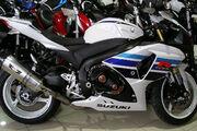 Picture 8 - Suzuki GSXR1000 Millionth edition. Only 500 miles. Totally mint. Quickshifter motorbike