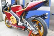 Picture 4 - Barry Sheene RGV 250 Suzuki Road Legal motorbike