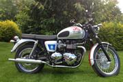 Picture 2 - Triumph Bonneville T100 Diamond Jubilee LE motorbike