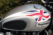 Picture 4 - Triumph Bonneville T100 Diamond Jubilee LE motorbike