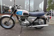 Picture 4 - Triumph Bonneville Jubilee motorbike