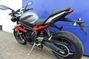 Picture 6 - Triumph Street Triple R 675 - Fly screen and Belly pan motorbike
