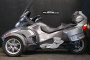 Picture 2 - Can-Am Spyder RT Semi Auto Trike in Silver, 5700 Miles motorbike