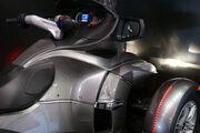Picture 7 - Can-Am Spyder RT Semi Auto Trike in Silver, 5700 Miles motorbike