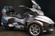 Picture 9 - Can-Am Spyder RT Semi Auto Trike in Silver, 5700 Miles motorbike